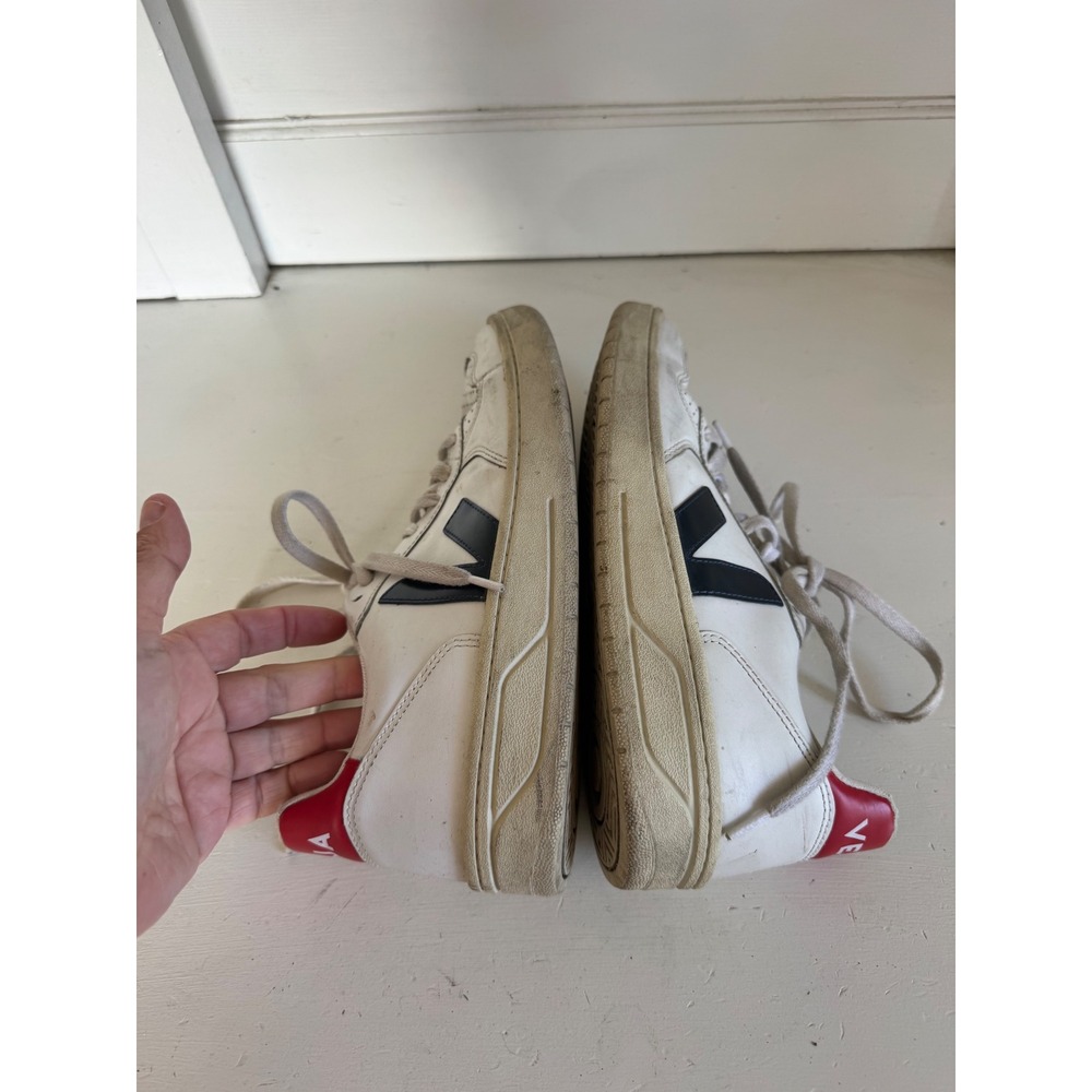 Veja V-10 sneakers in White, Nautico, and Pekin colorway women's size 9 - Picture 8 of 10